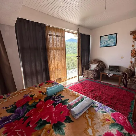 بيت ضيافة Prespa's Balcony